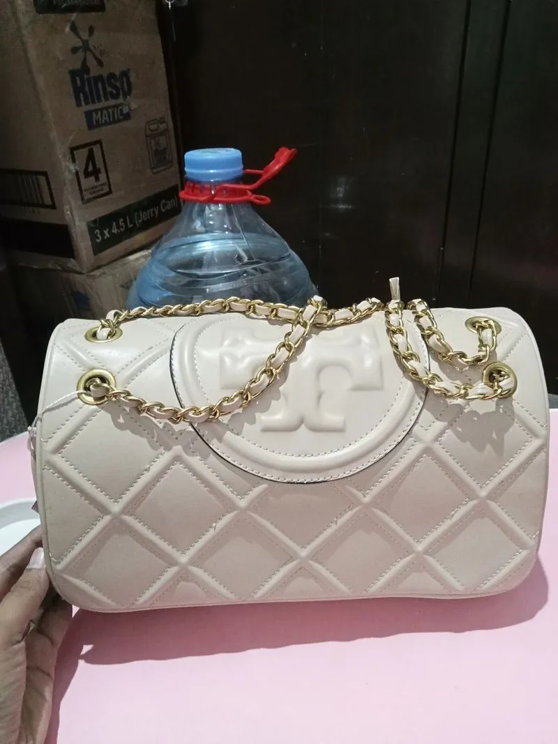 Tory Burch Casual Shoulder bag Wanita cream photo 1