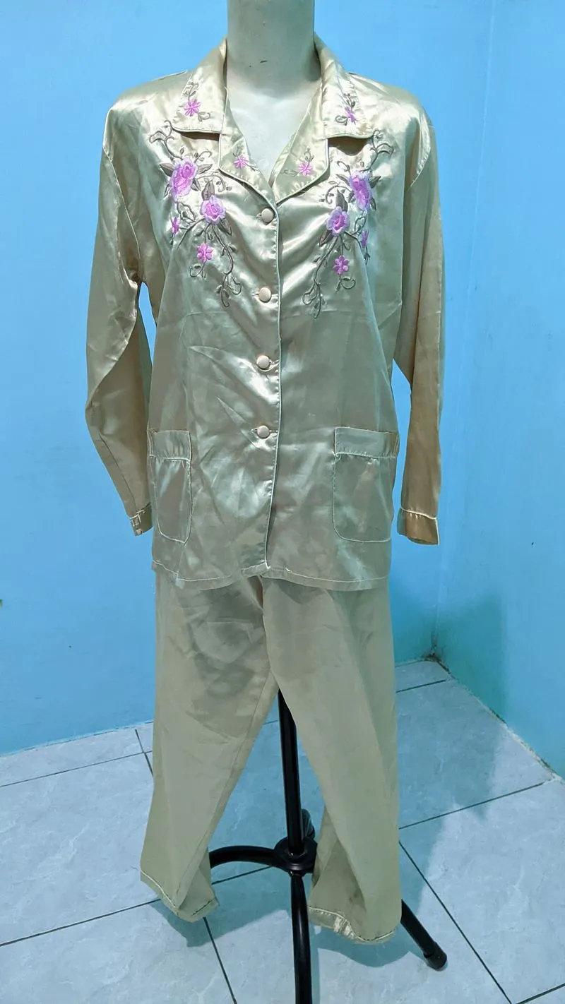 Minimalist Casual Pyjama Wanita cream photo 1