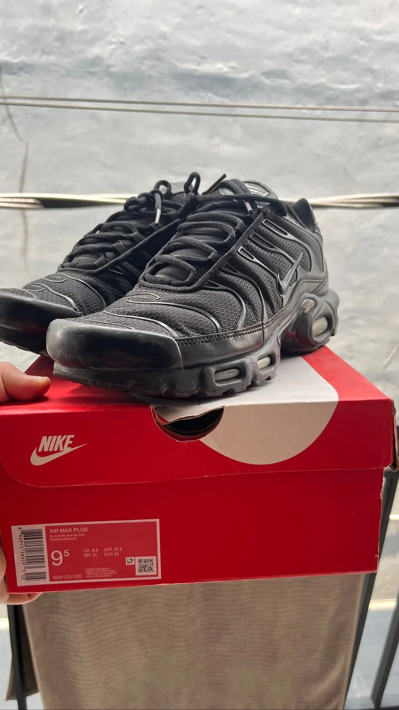 Nike Air Max Plus TN Triple Black photo 1