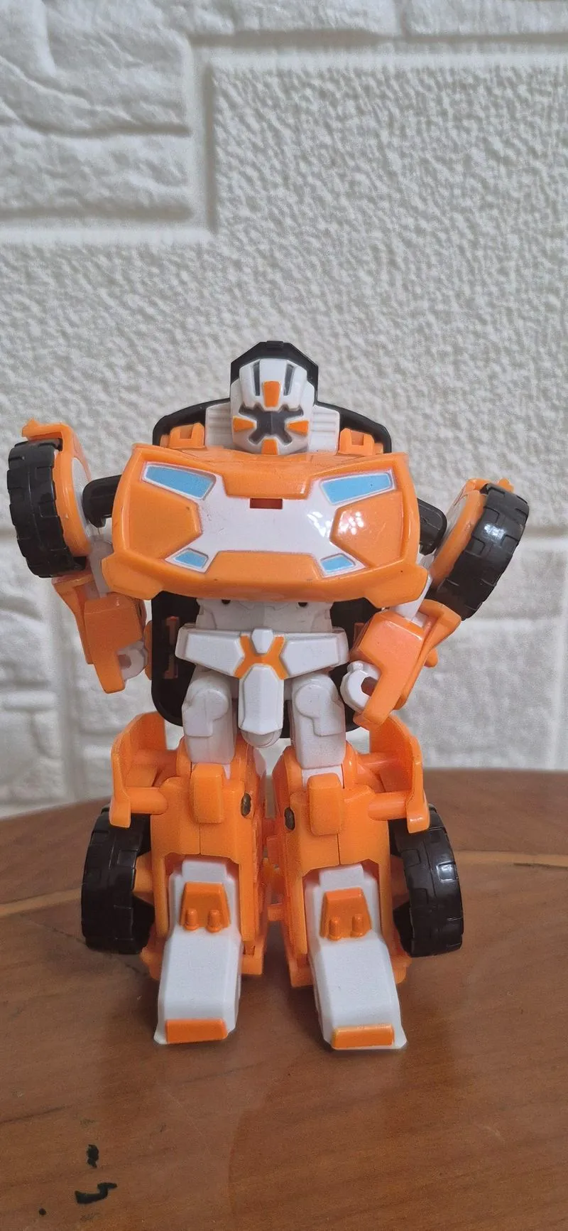 Tobot photo 1