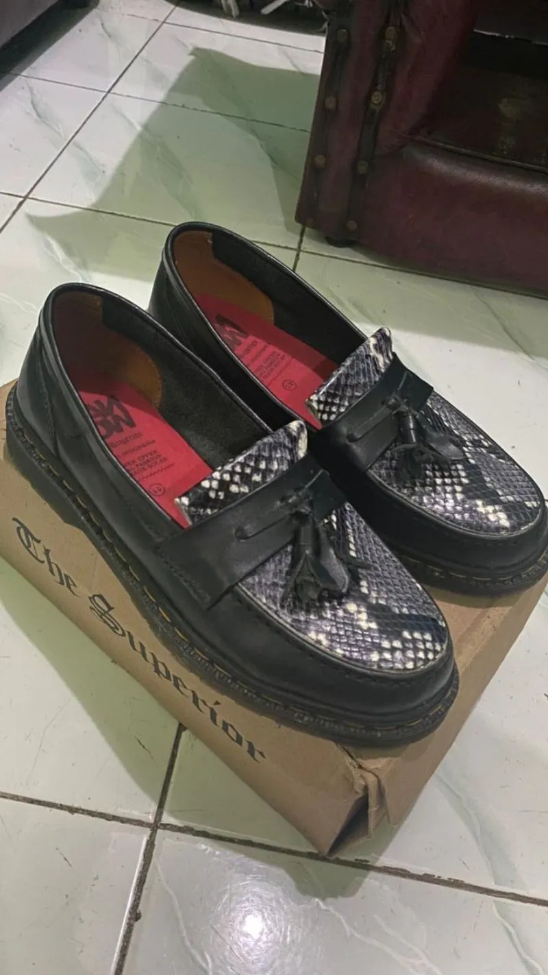 loafers mancow photo 1