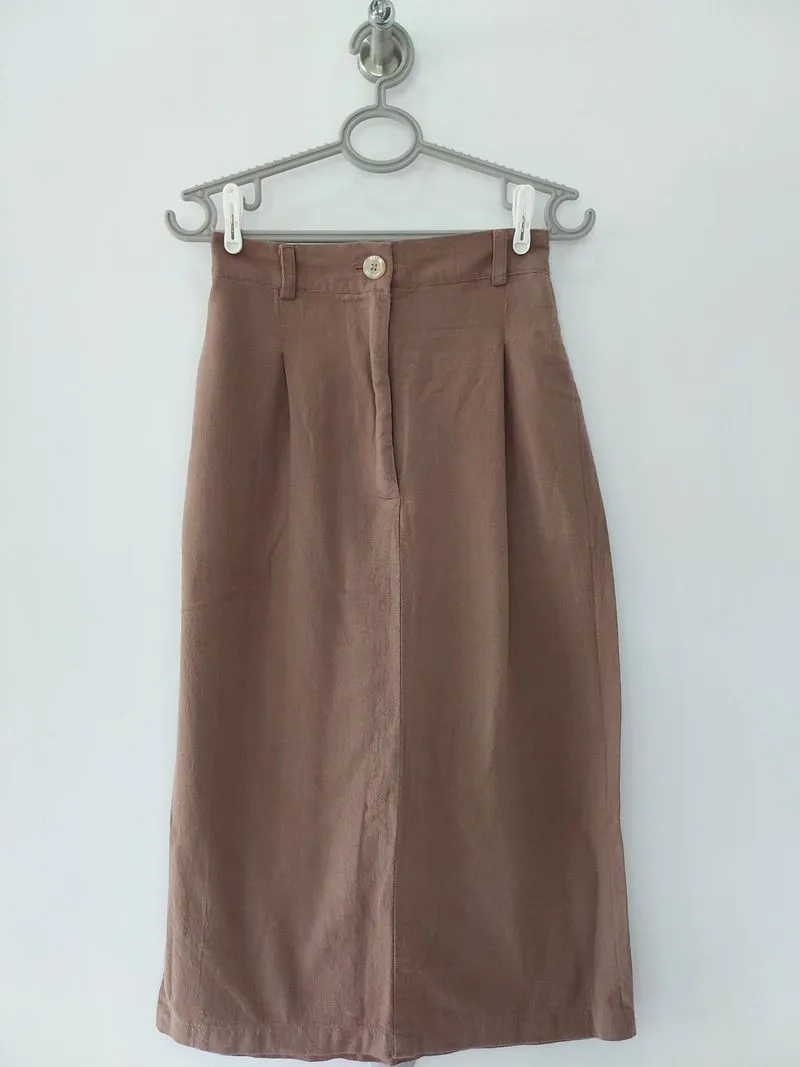 Beige studio - violet skirt photo 1