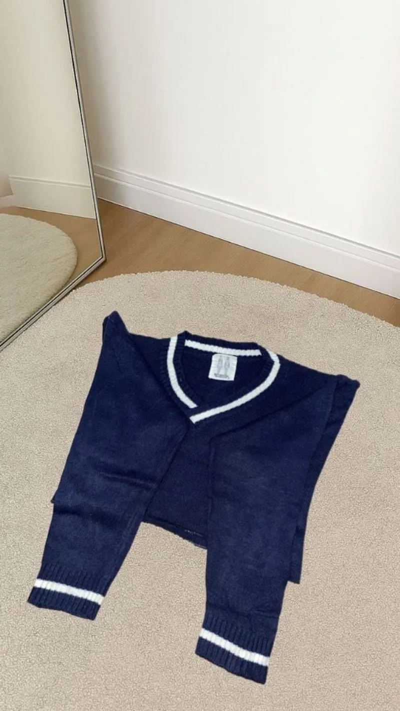 Croptop Rajut Navy photo 1