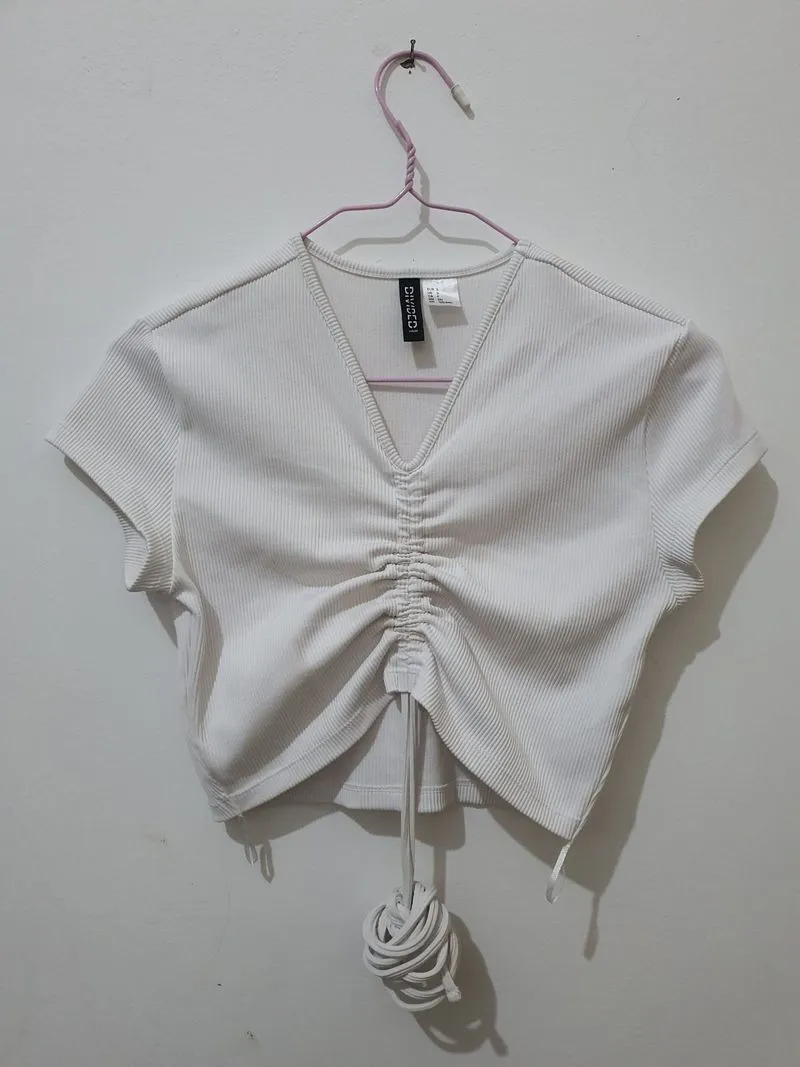 V-Neck Ribbed Ruched Crop Top photo 1