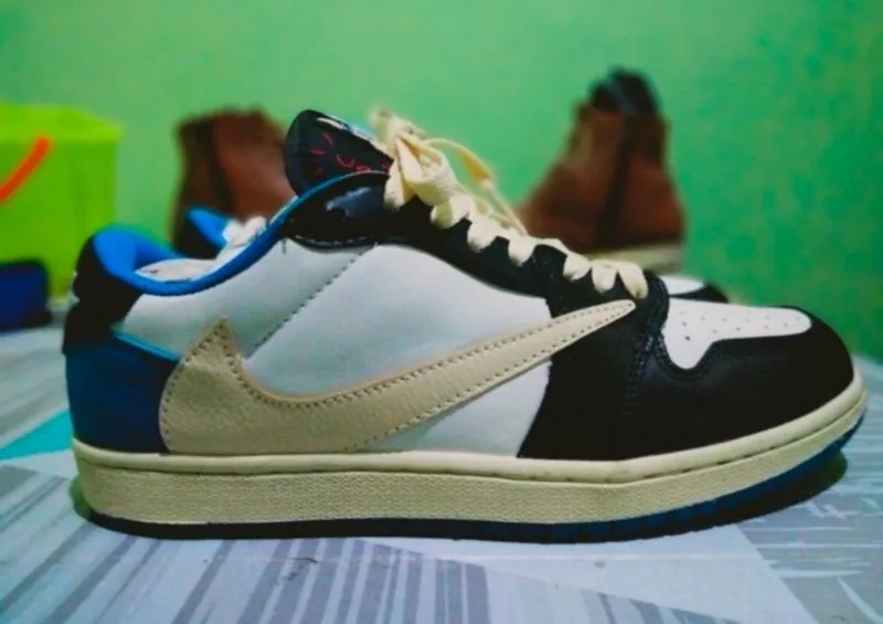 AJ1 TRAVIS FRAGMENT photo 1