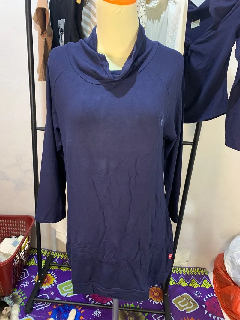 Minimalist Muslim Blouse Wanita navy photo 1