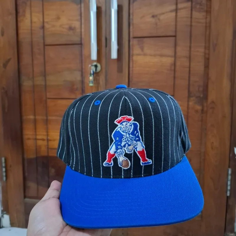 TOPI VINTAGE MITCHELL & NESS PHILADELPHIA photo 1