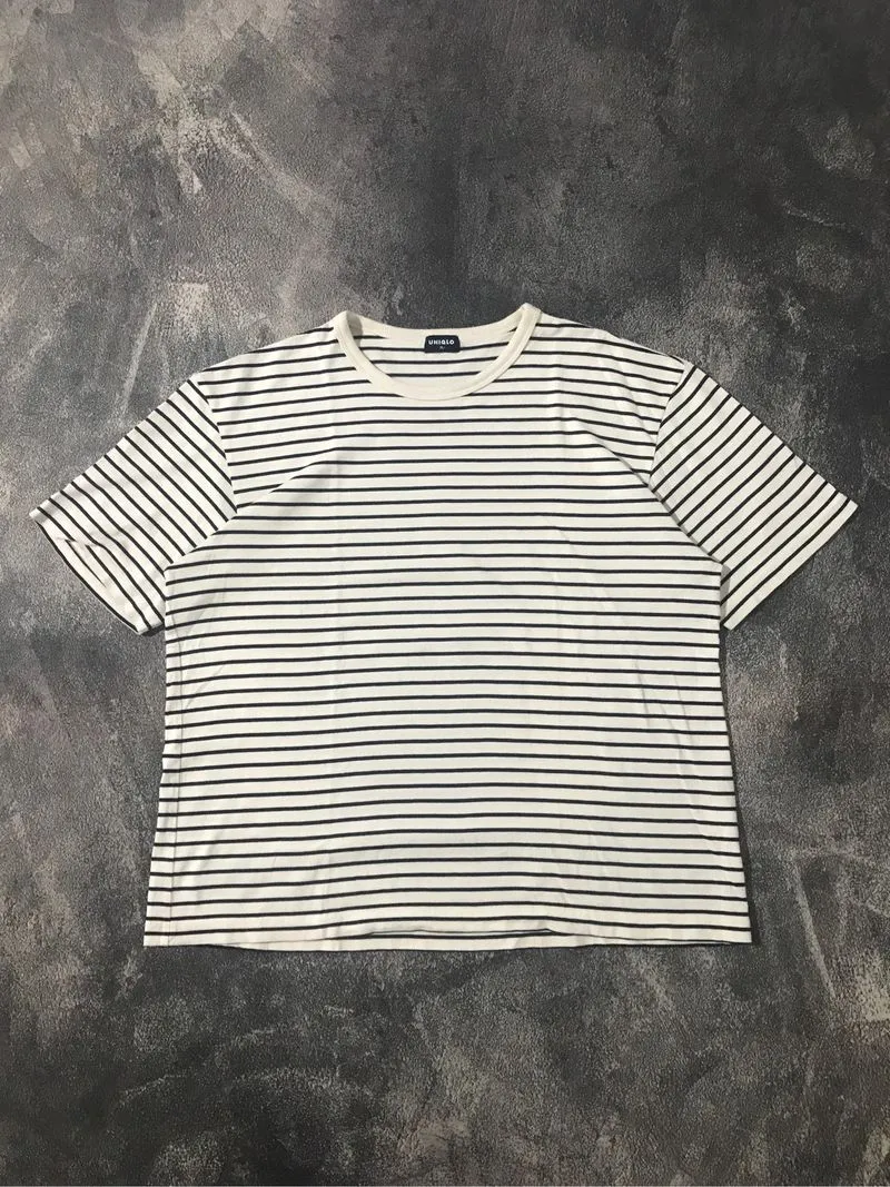 KAOS UNIQLO STRIPE BOXY CUT UNISEX SECOND photo 1
