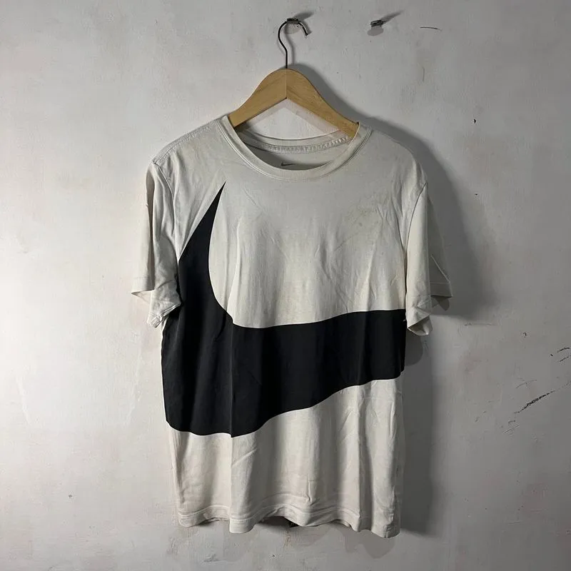 Nike Big Swoosh - Tshirt photo 1