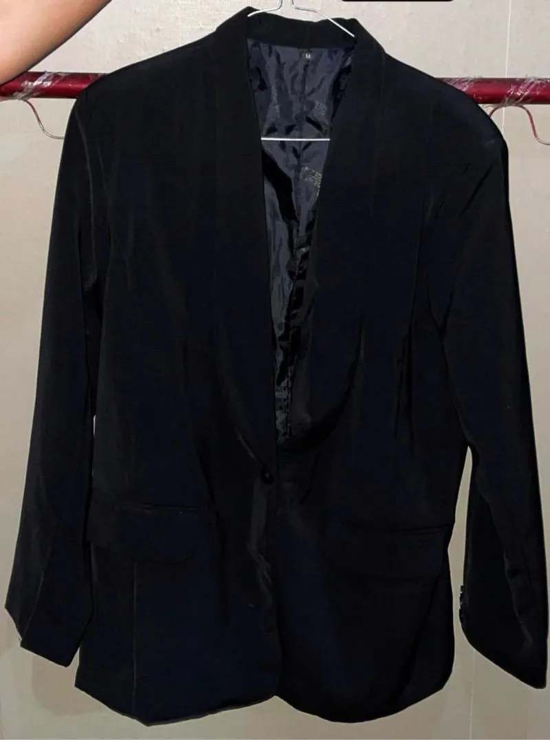 Blazer hitam  photo 1