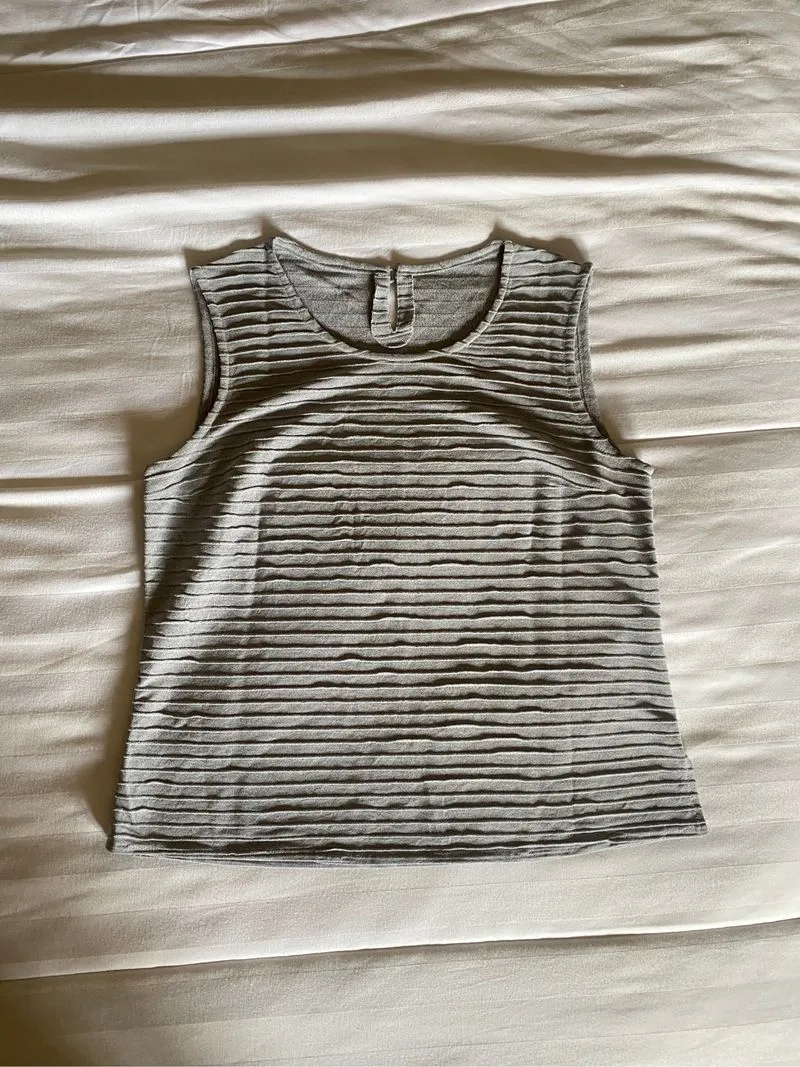 grey textured tanktop photo 1
