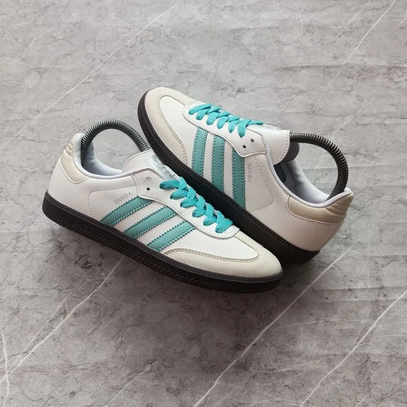 Adidas Casual Sneakers Wanita white photo 1