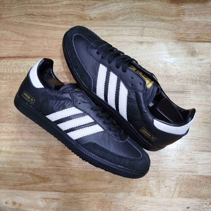 Adidas Casual Sneakers Pria white black photo 1