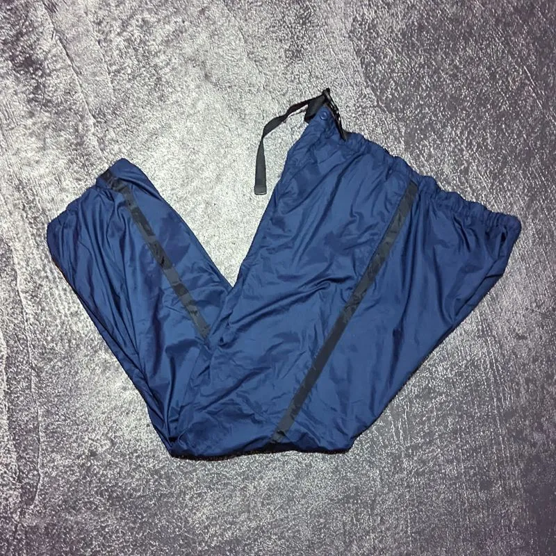 Uniqlo Streetwear Sportswear Sweatpants & Joggers Pria navy black photo 1