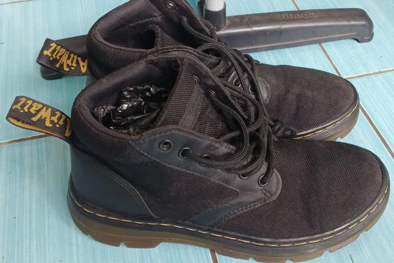 Sepatu Dr Martens Bonny size 39  photo 1