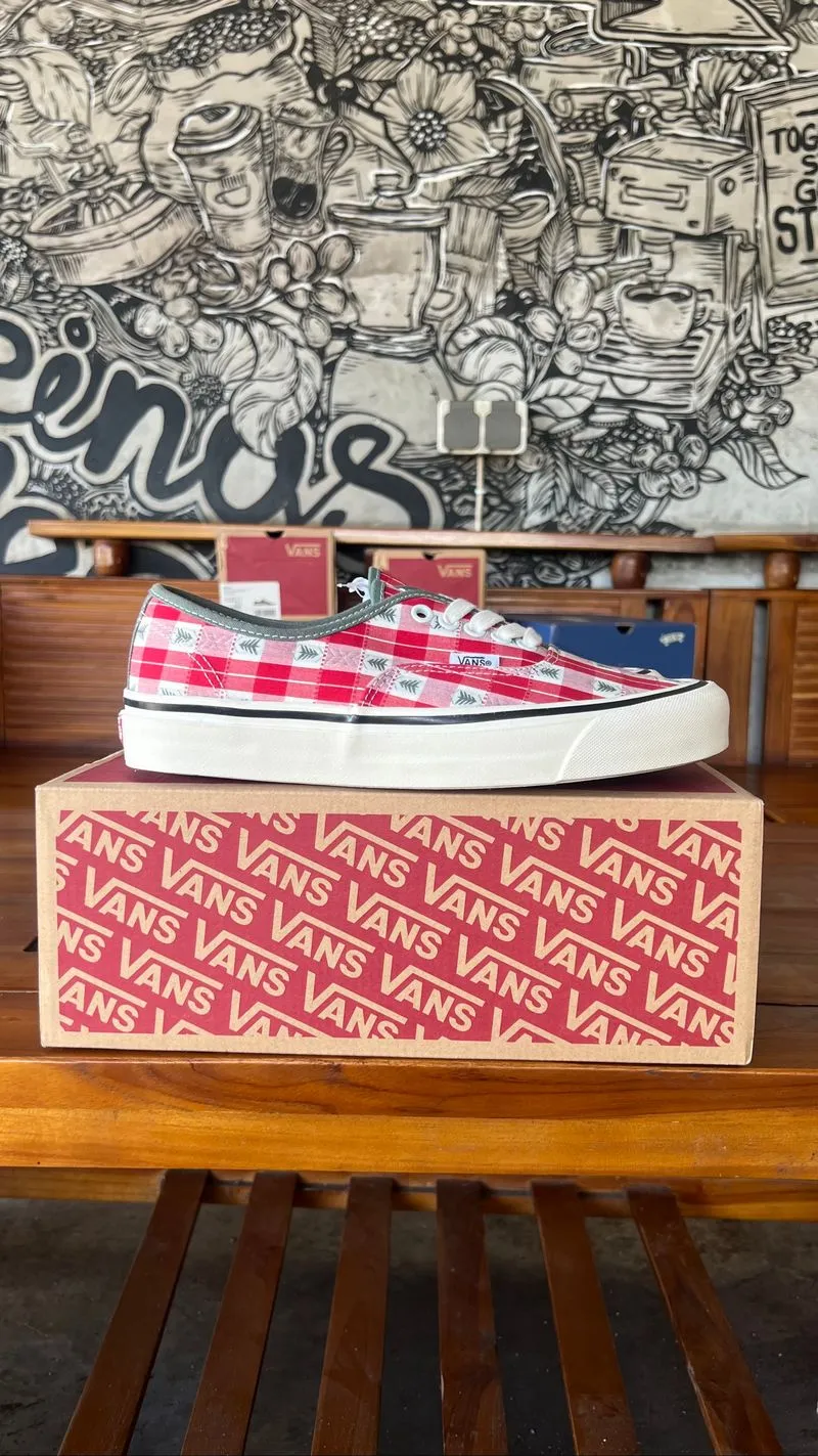 Vans Authentic 44 Dx Anaheim Factory OG Plaid Red photo 1