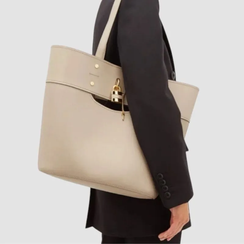 chloe aby tote bag authentic photo 1