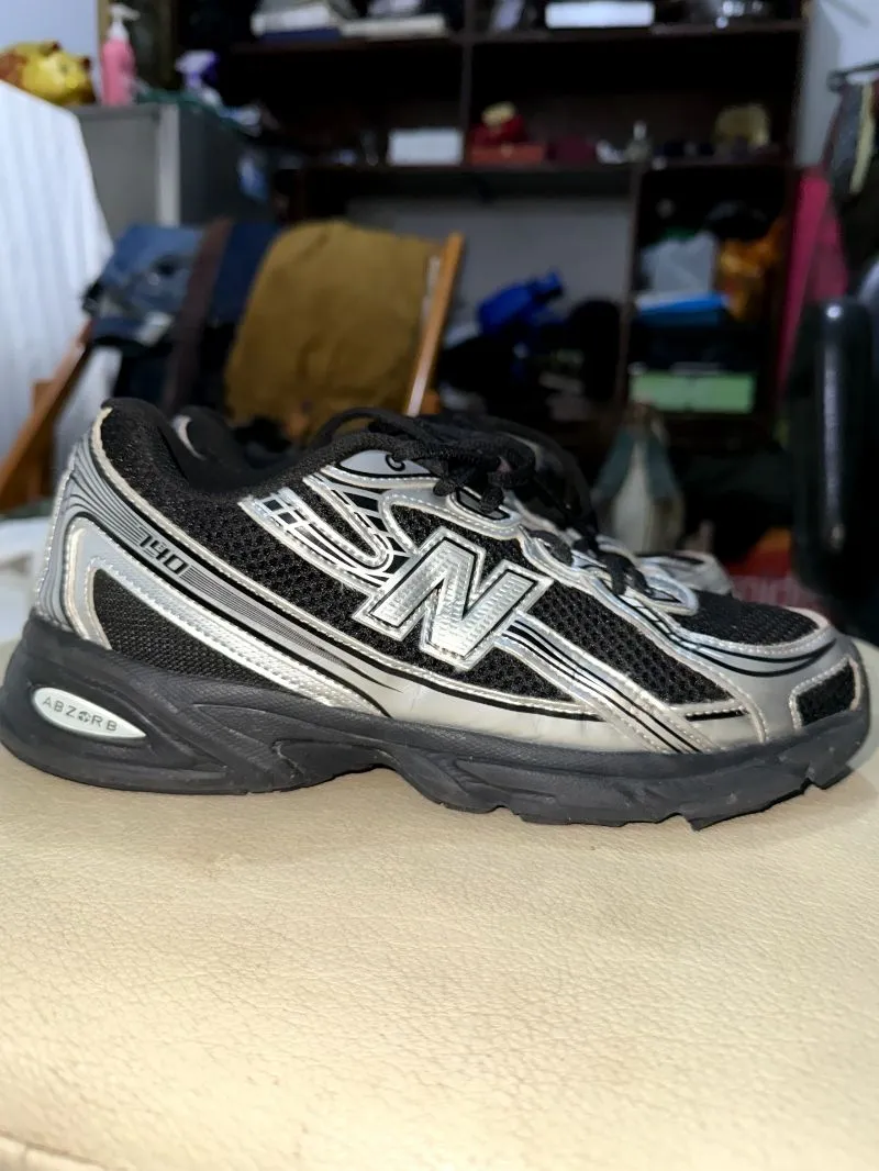 NEW BALANCE 740 BLACK SILVER photo 1