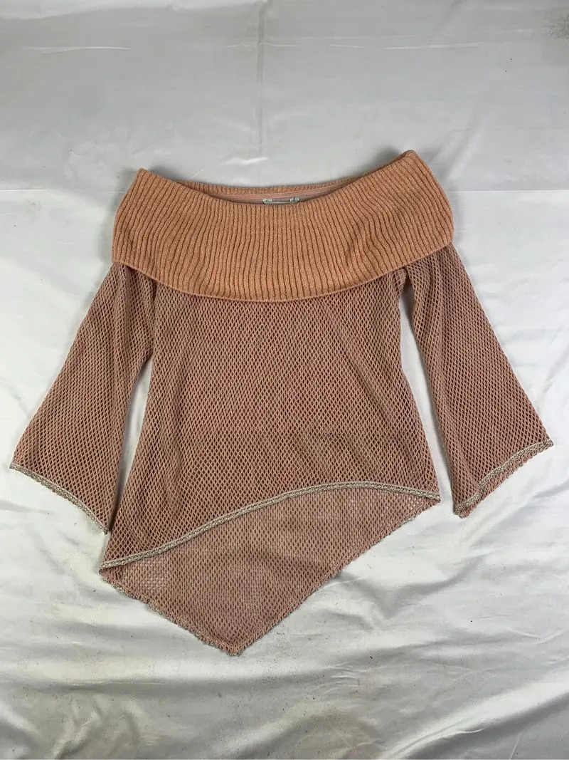 Tom & Luciana Off Shoulders Asymmetrical Knitted Top (M) photo 1