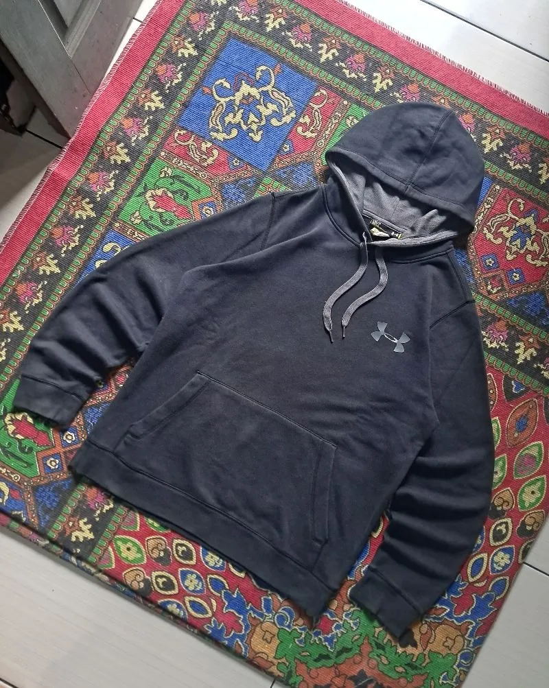 Under amour hoodie photo 1