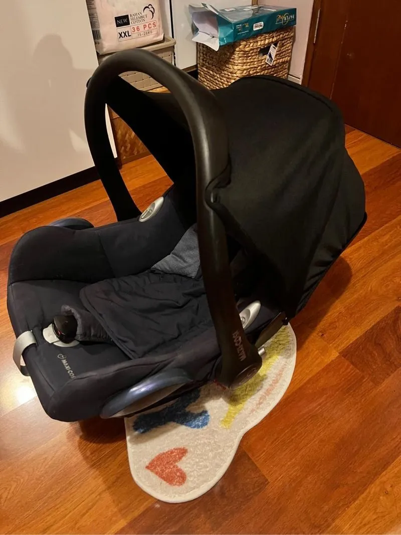 Maxi Cosi cabriofix Car Seat photo 1
