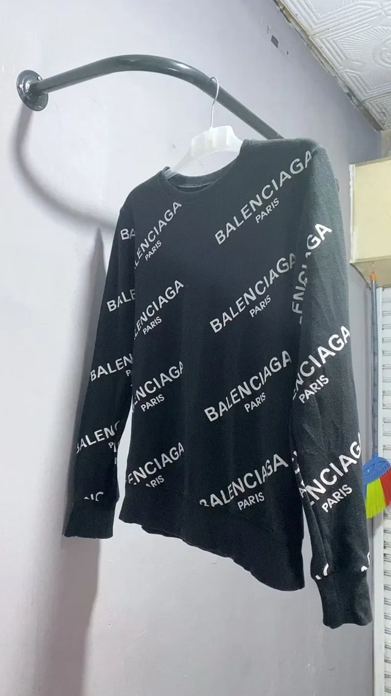 Crewneck luxury balenciaga photo 1