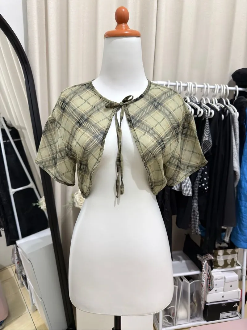 Tie Front Crop Top photo 1