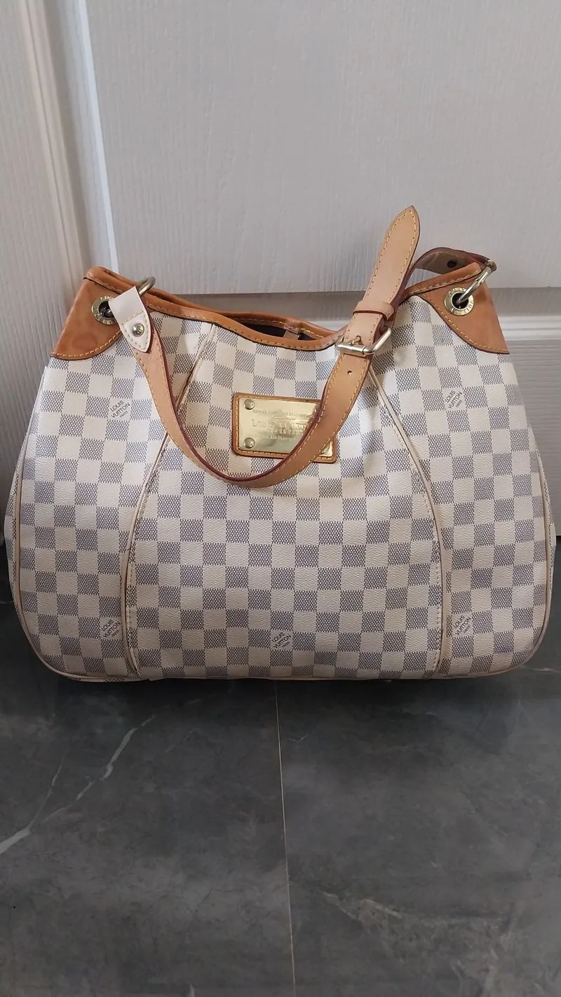 Louis Vuitton Luxury Shoulder bag Wanita brown cream photo 1