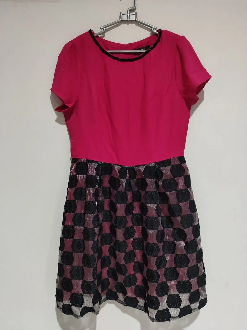 Dress photo 1