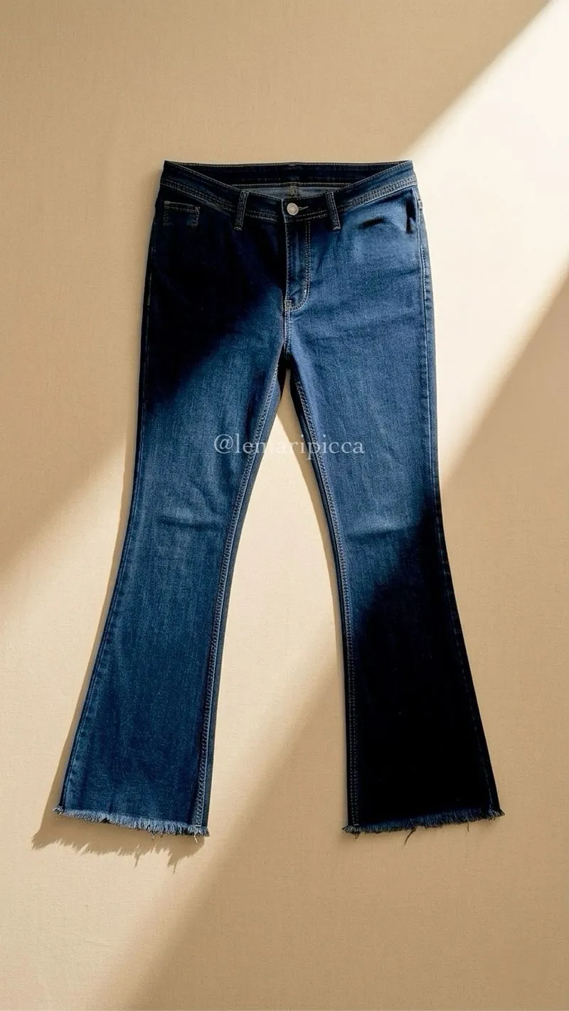 Dark Blue Flared Jeans photo 1