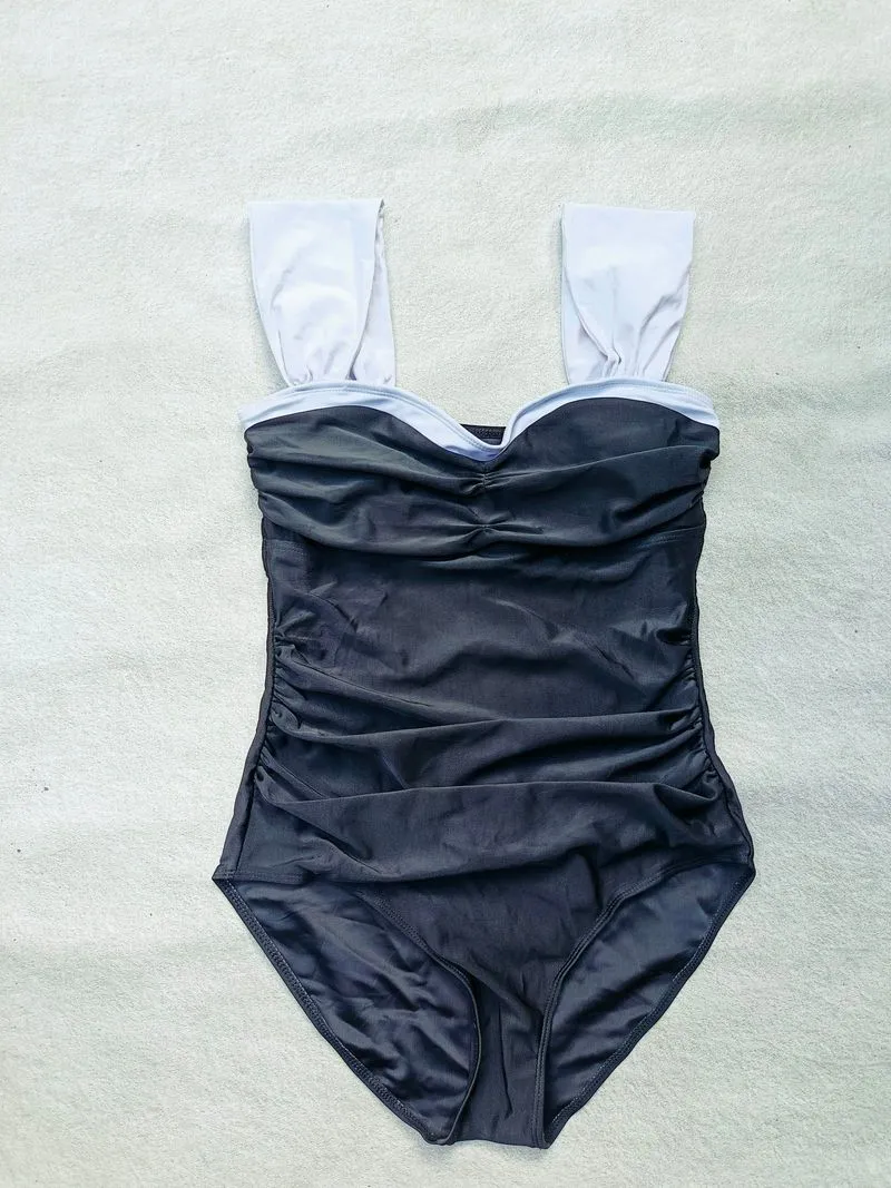 Swimsuit size s  photo 1