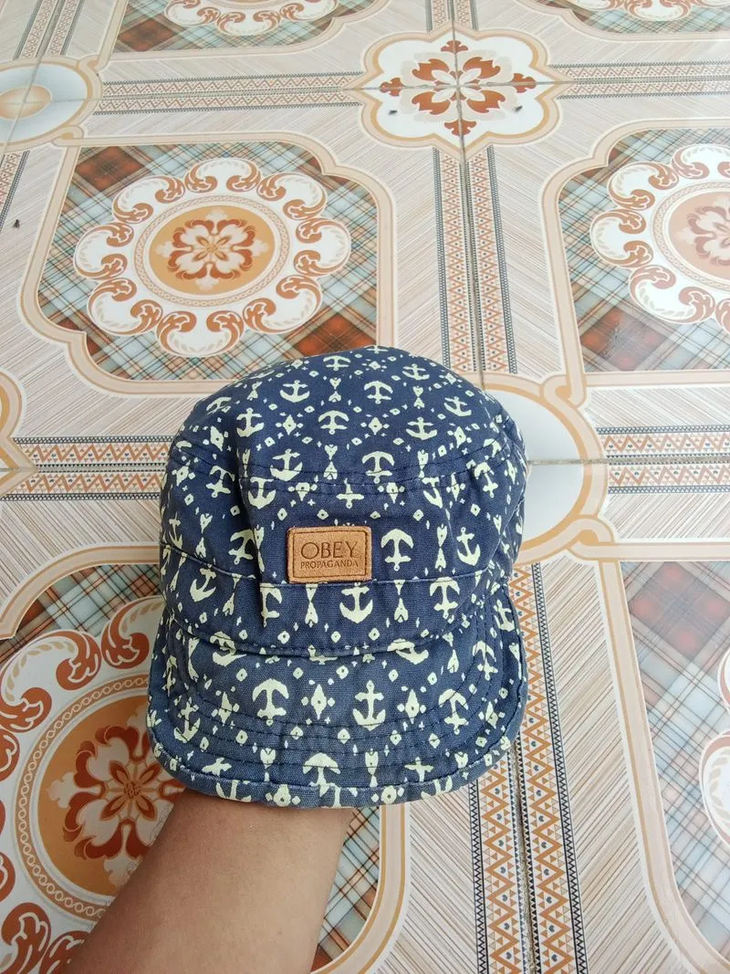Caps OBEY photo 1