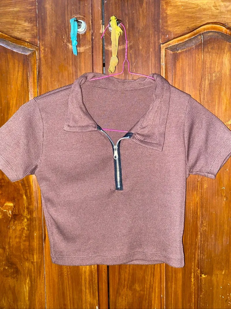 Crop top photo 1