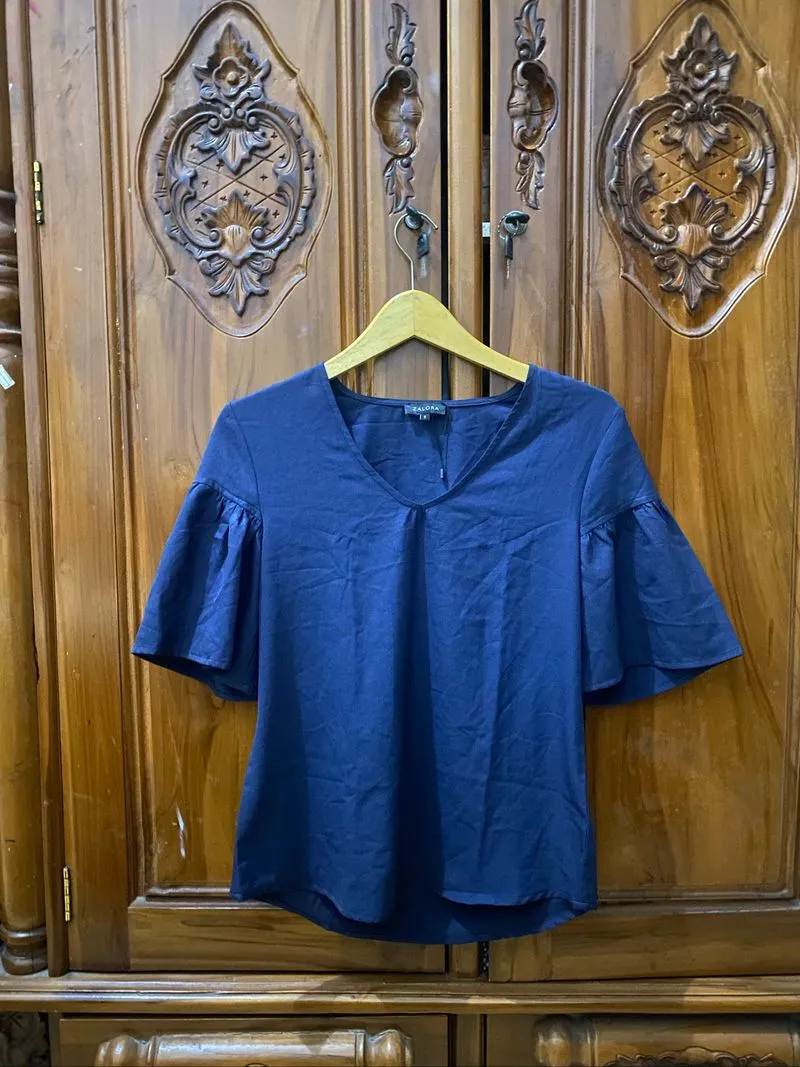 blouse by Zalora  photo 1