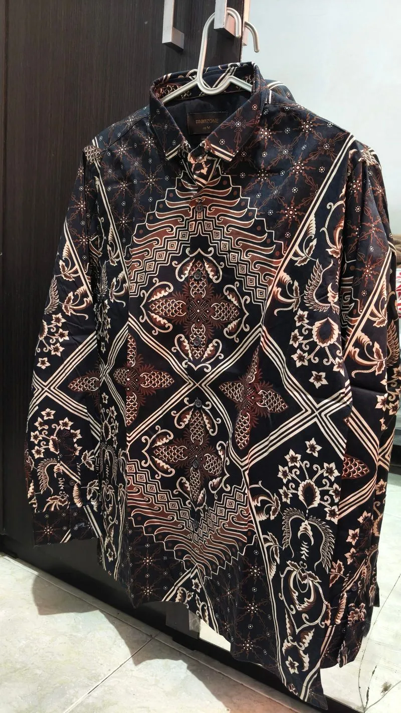 Kemeja Batik Pria Lengan Panjang Coklat Modern Fit Size M photo 1