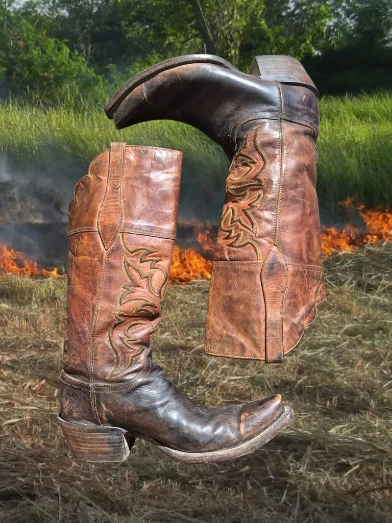 Vintage cowboy boots photo 1