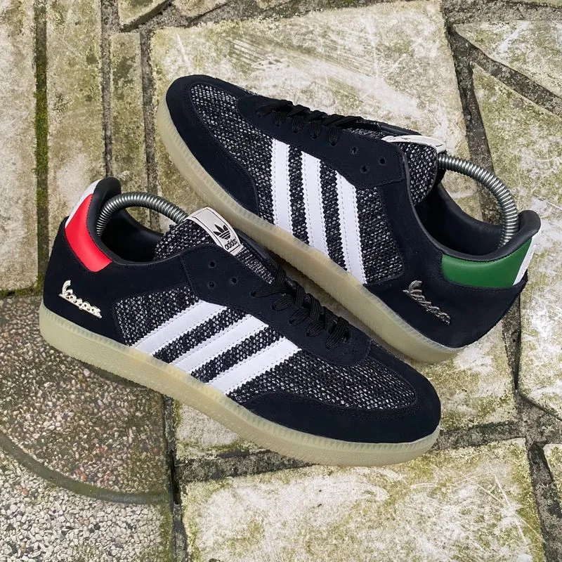Adidas Casual Sneakers Pria black photo 1