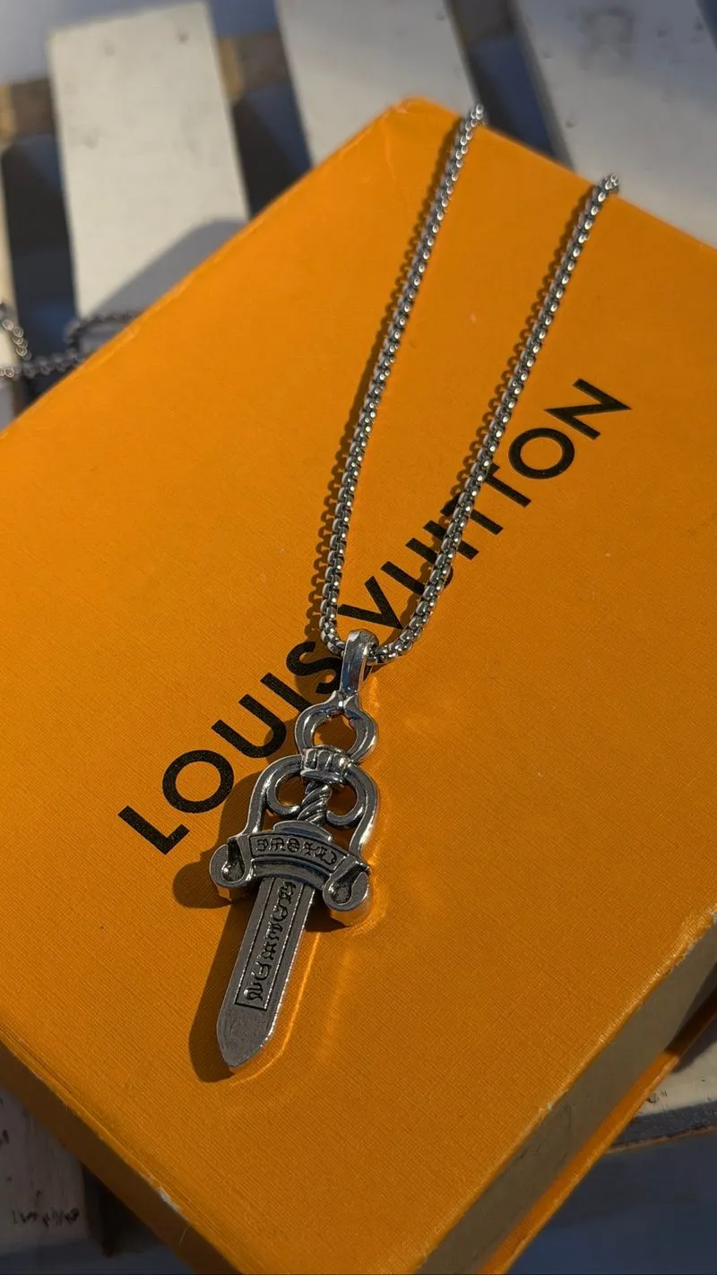 Necklace chrome heart ch photo 1