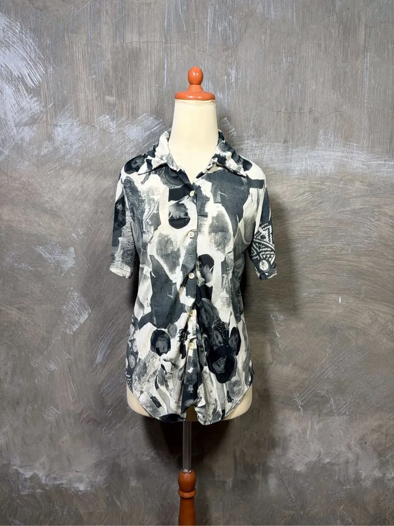 Unknown - Y2K Japanase Face Print Women Button Up Shirt photo 1