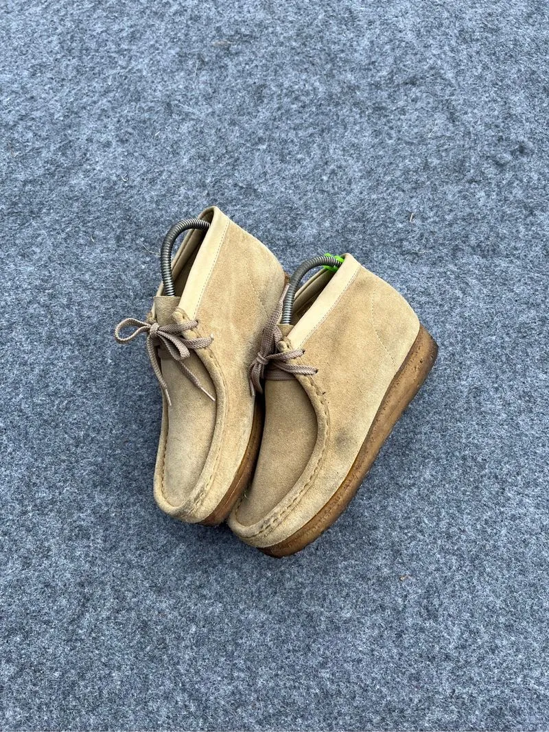 Clarks wallabee Tan high suede photo 1