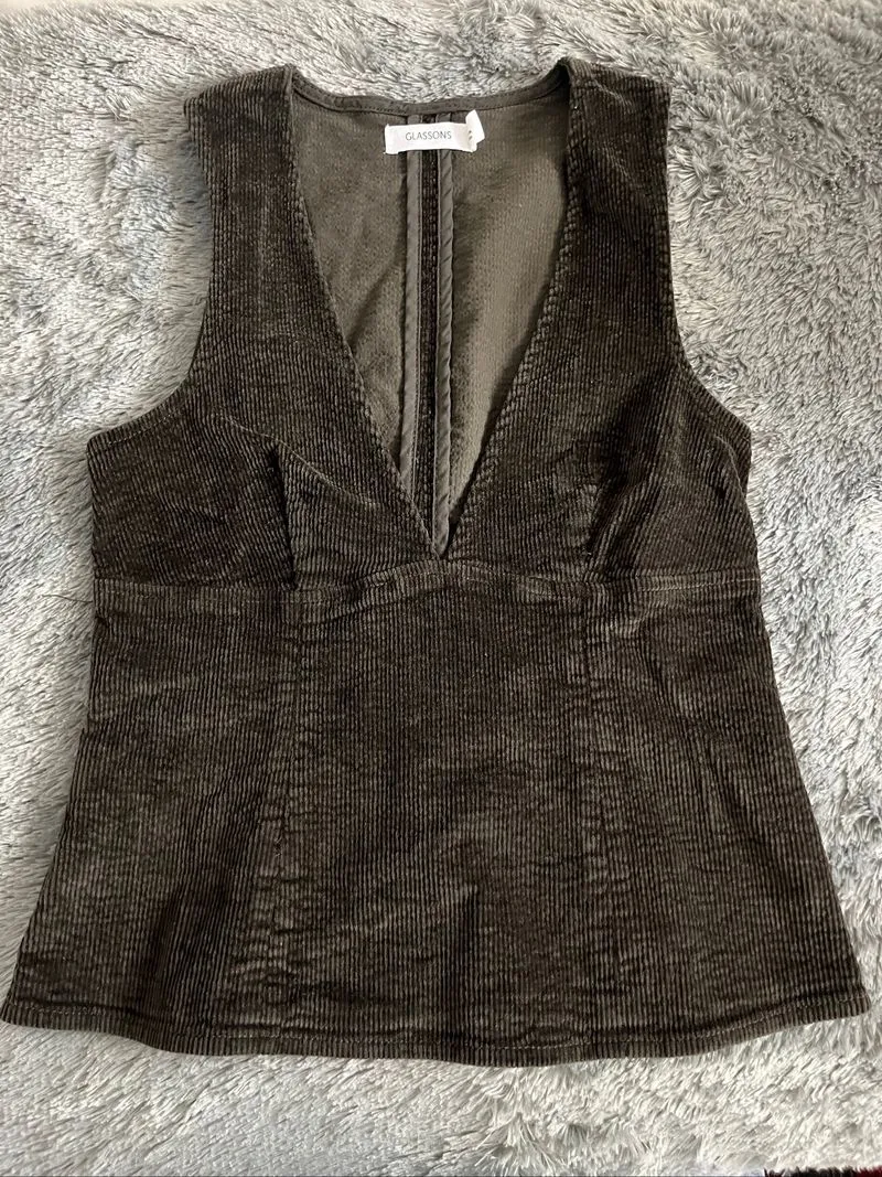 Glassons top photo 1