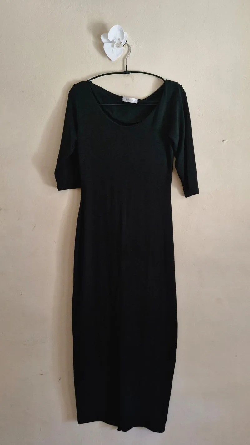 Black dress photo 1