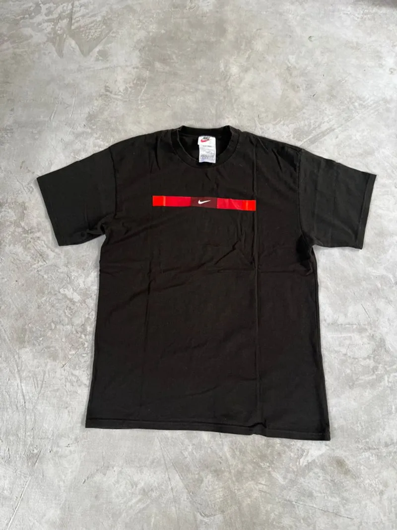 1990’s Vtg Nike center black T-shirt 🖤 photo 1