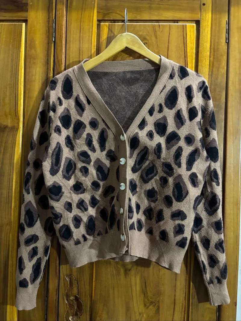 Cardigan Vneck Leopard photo 1
