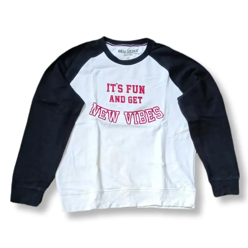 TOPTEN IT'S FUN AND GET NEW VIIBE BLACK WHITE CREWNECK | SWE photo 1
