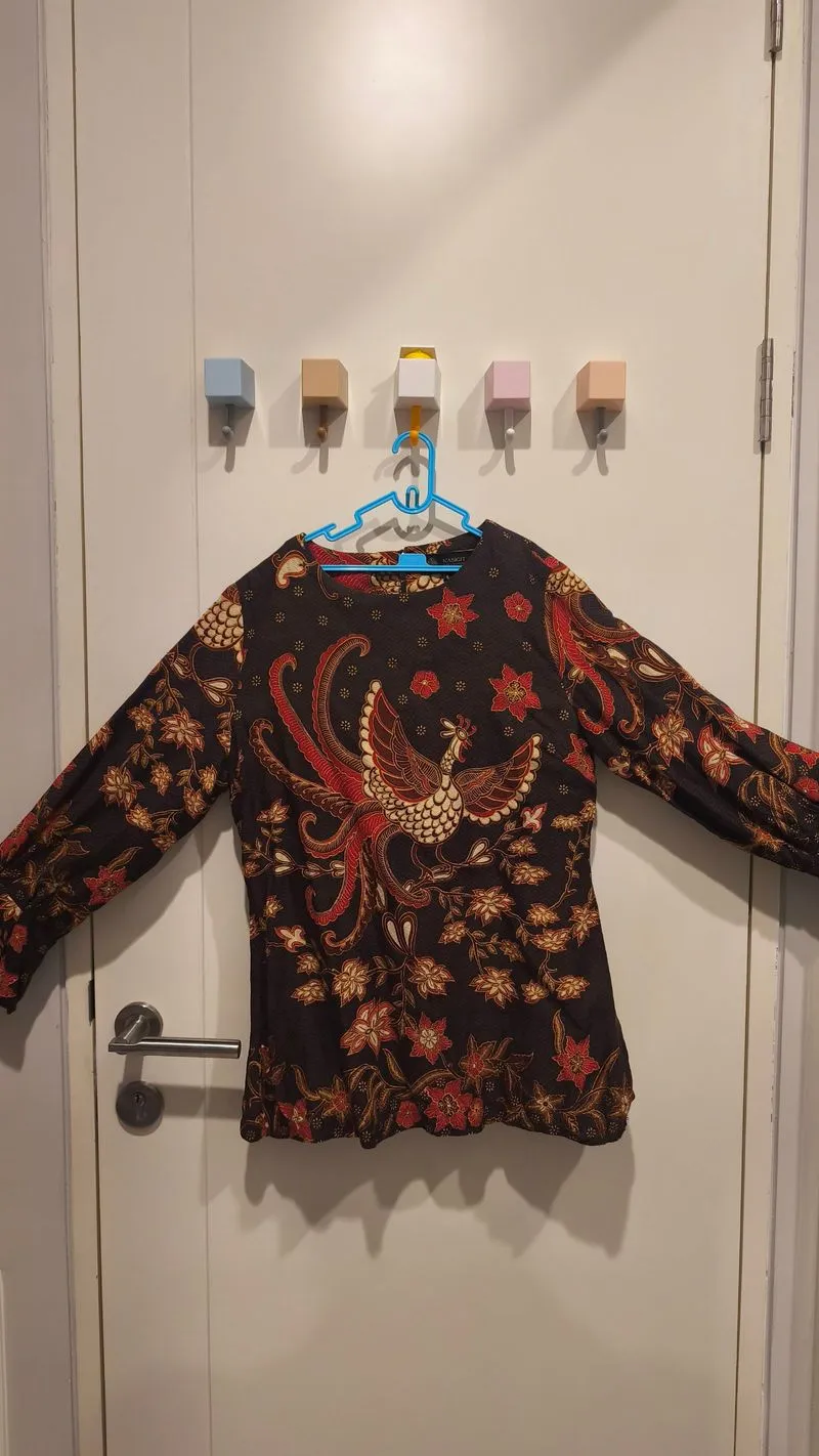 Batik Lengan Panjang Batik Semar Cokelat Motif Ayam photo 1