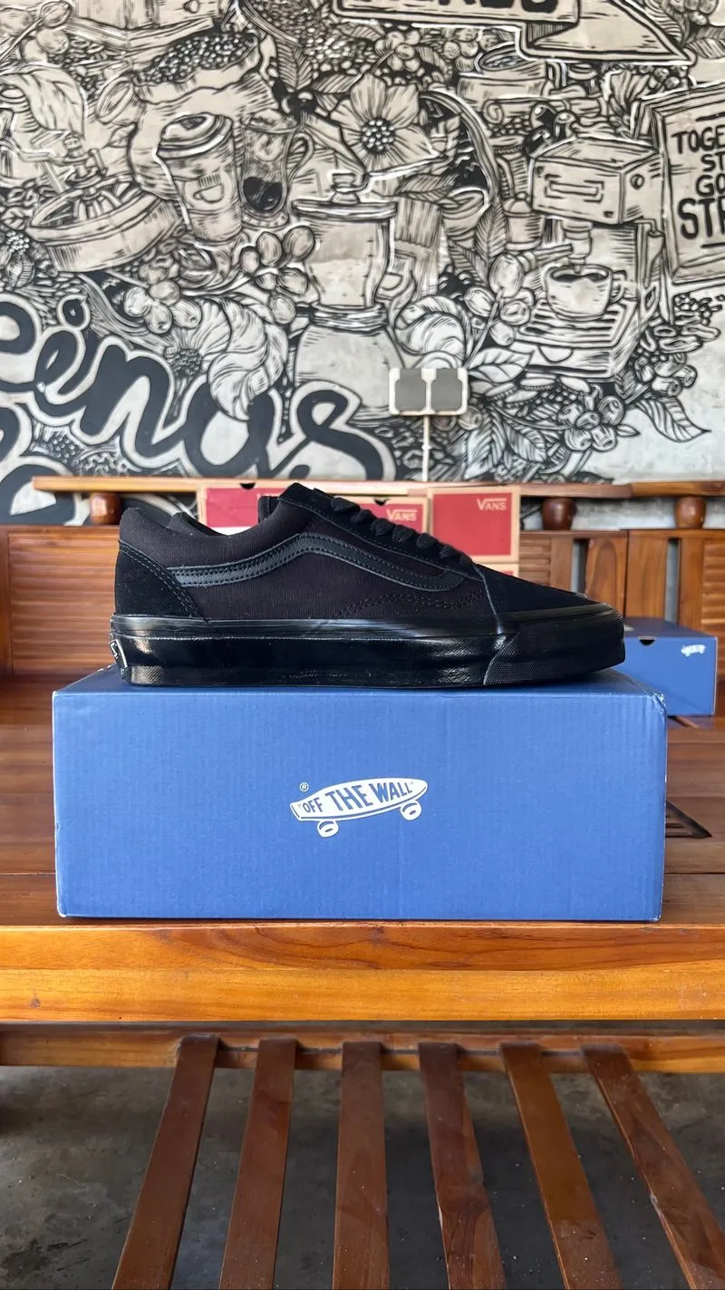 Vans Old Skool 36 Lx Triple Black photo 1