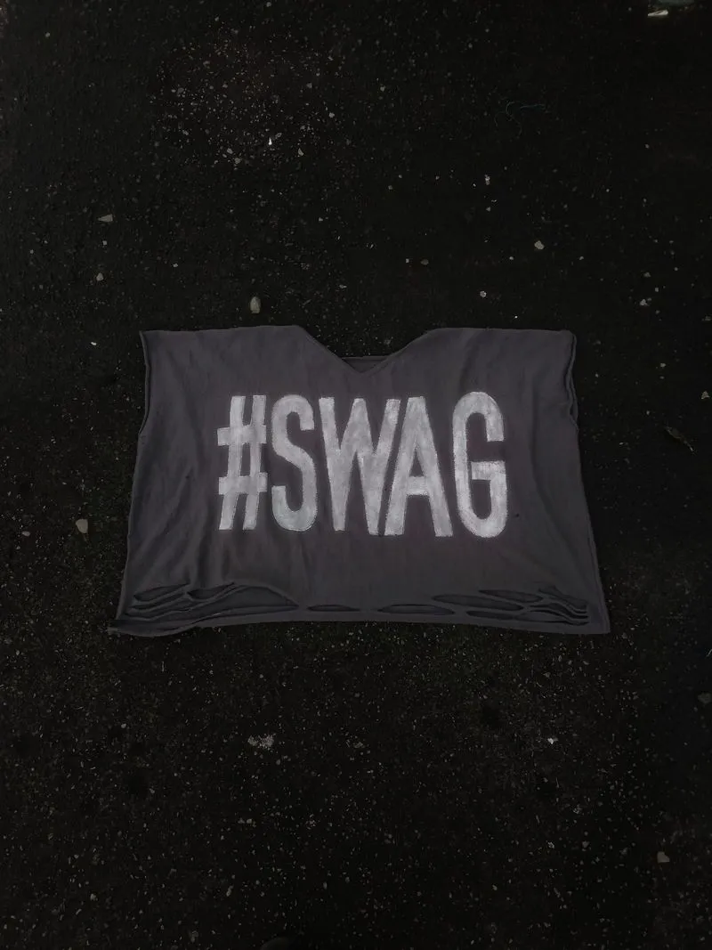oversize distress SWAG crewneck photo 1