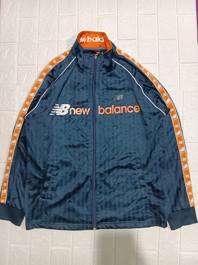 Tracktop new balance spellout photo 1