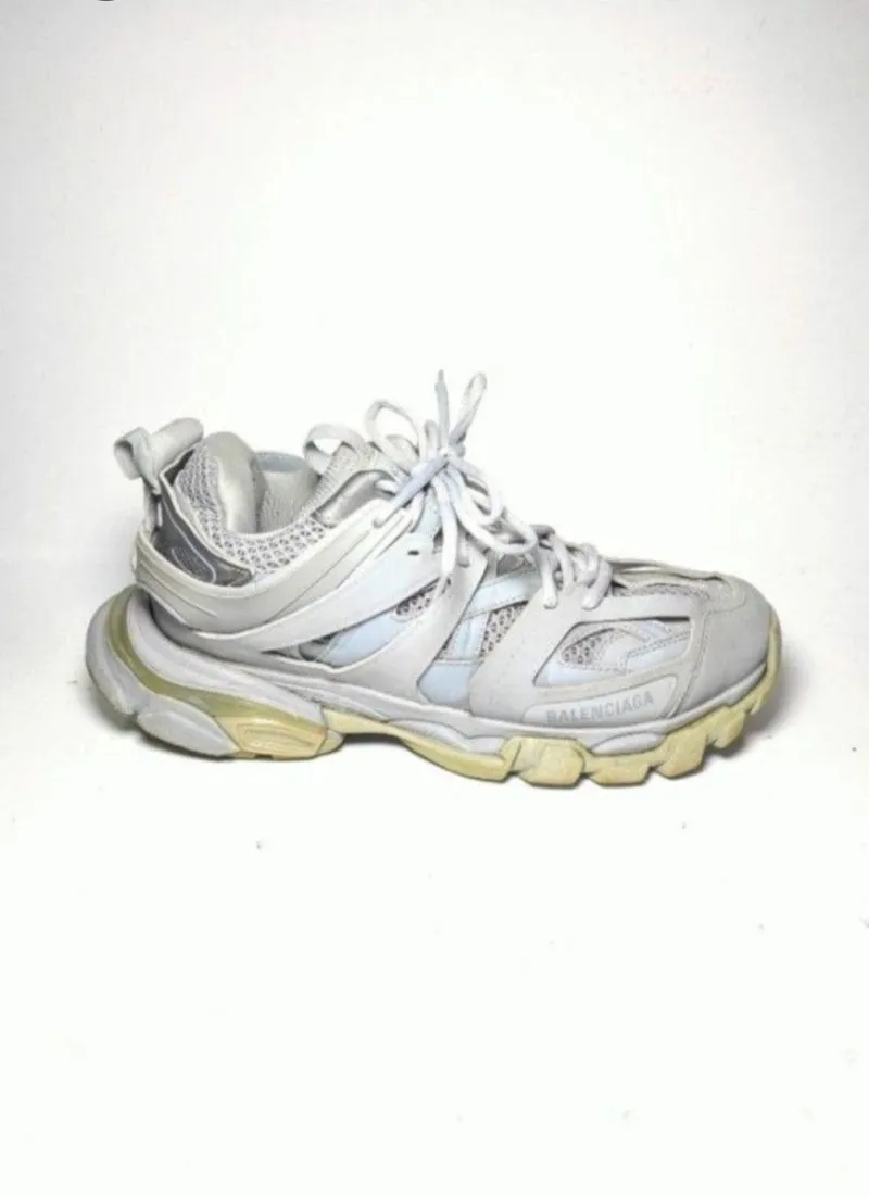 Balenciaga track 43, sepatu Italy sepatu kulit sepatu second photo 1